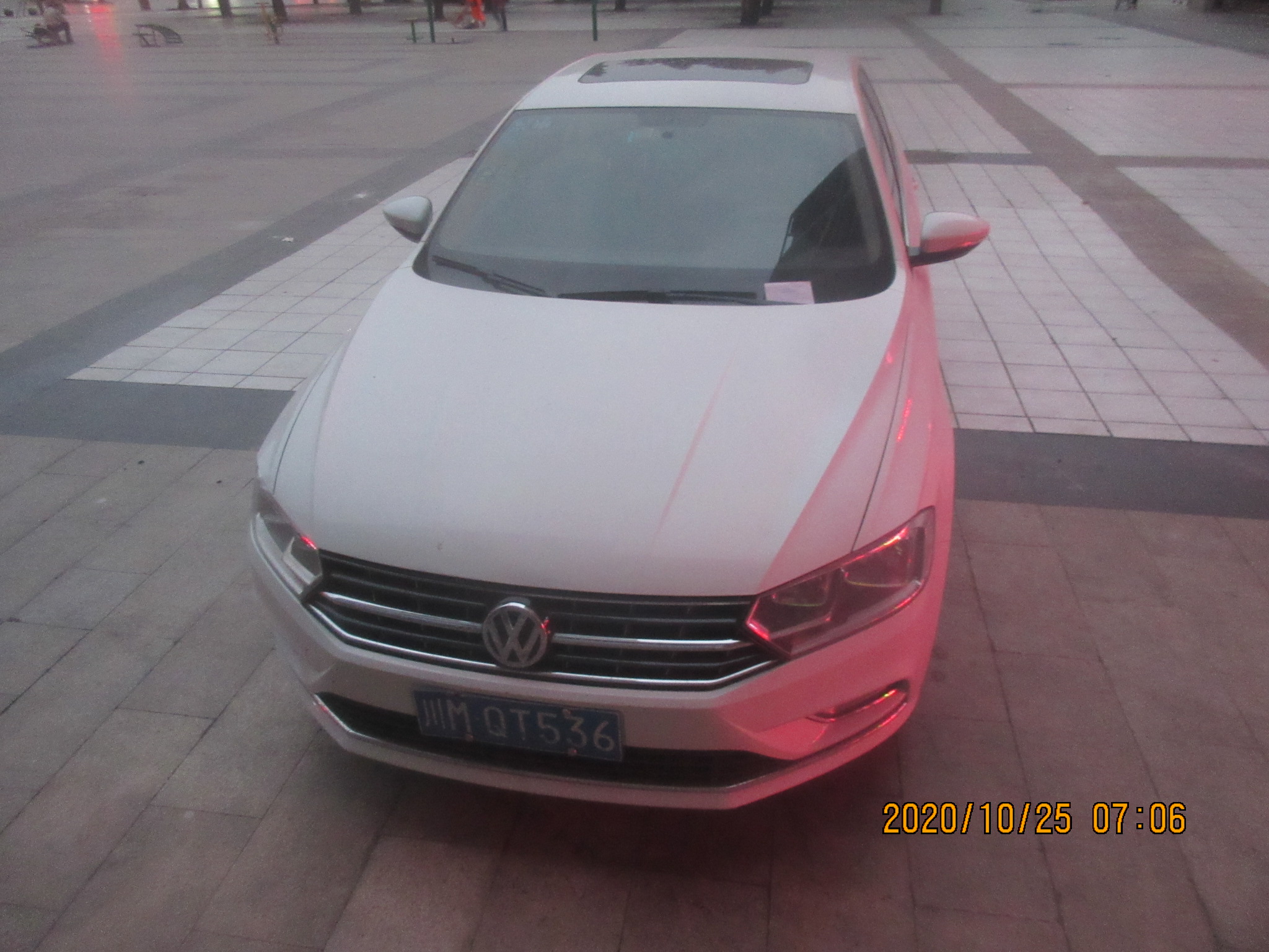282377_1603934640274810.jpg 甜城大道 川MQT536.JPG