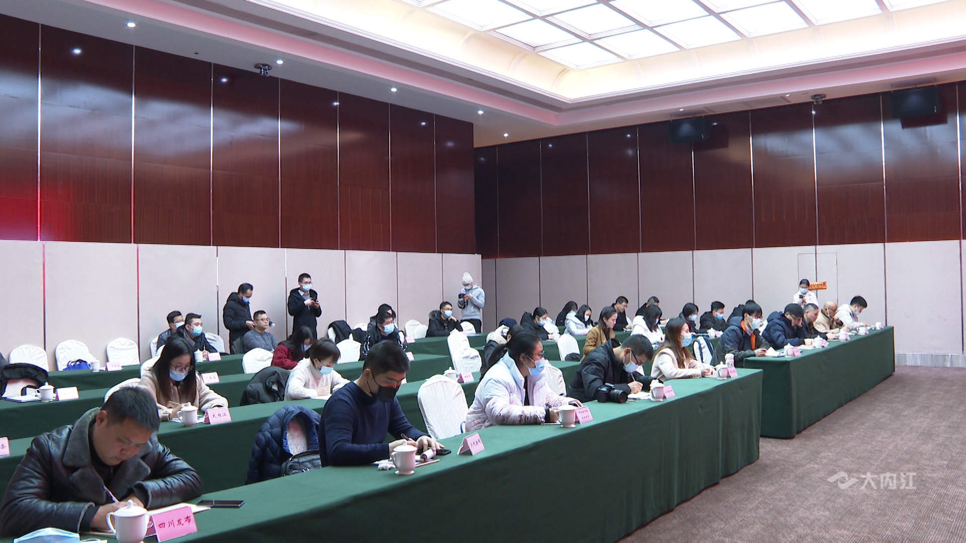 七届十二次全会解读7.jpg