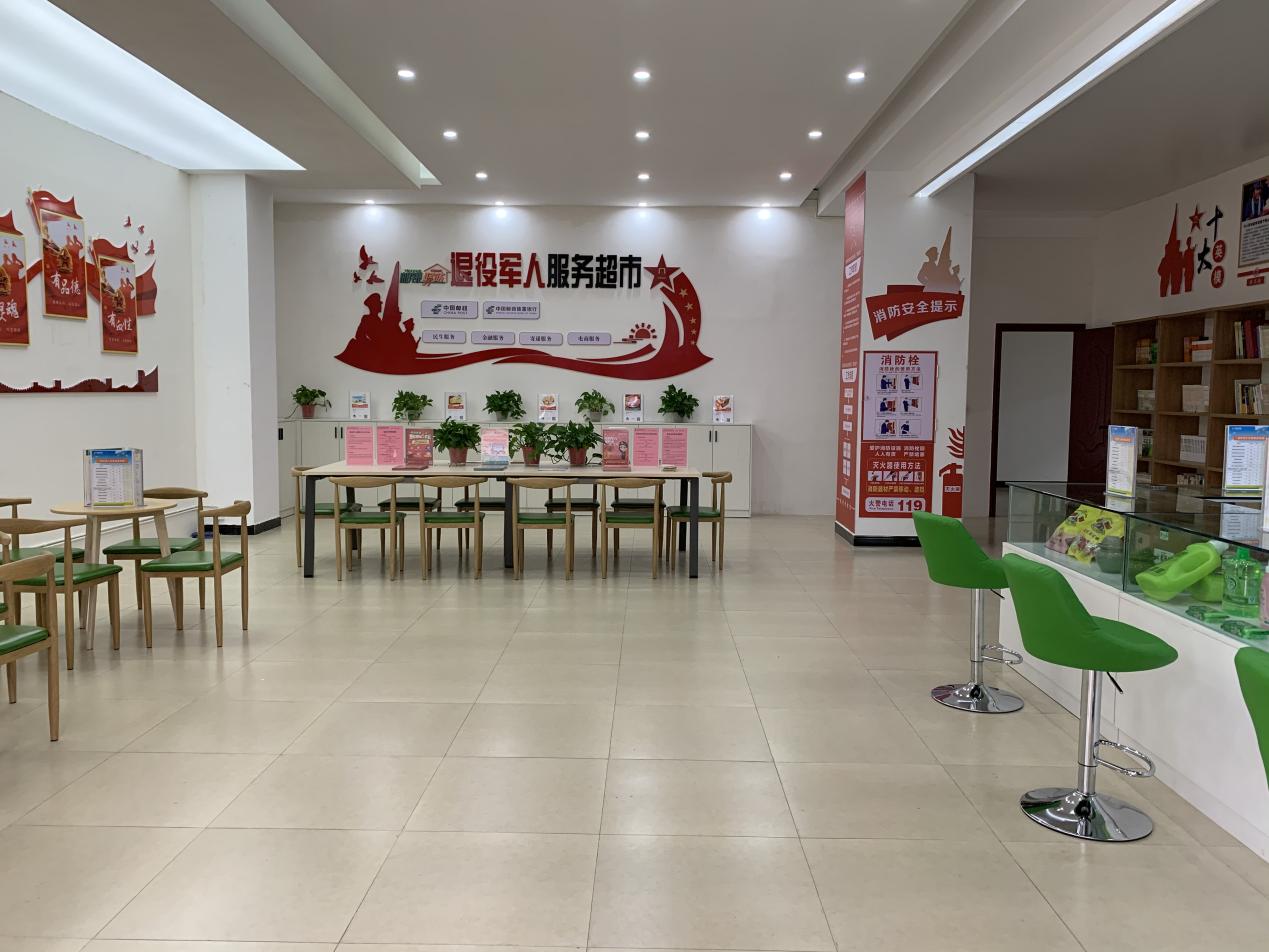 281921_1618494827467999.jpg 4.jpg