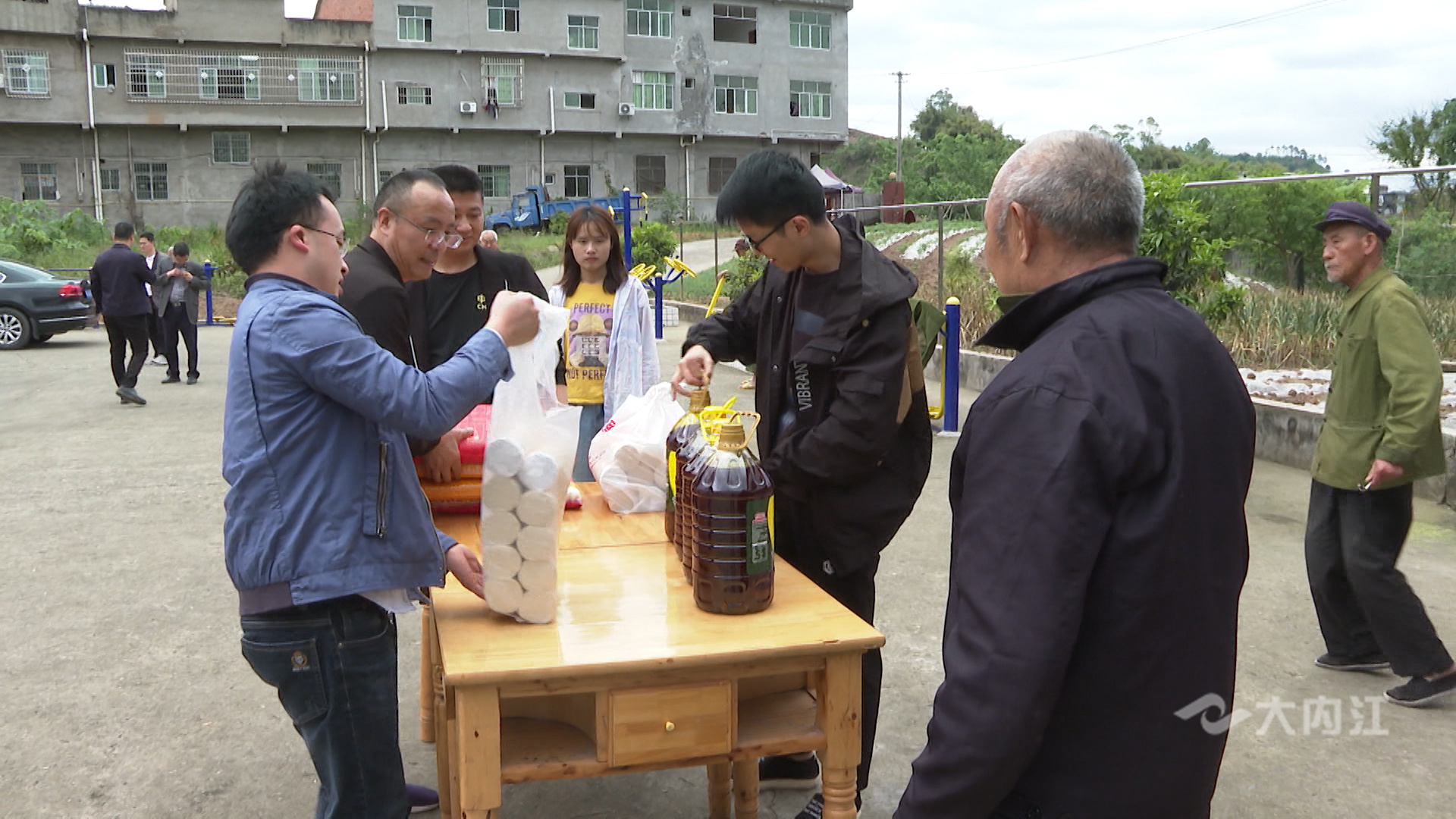 282035_1619343771113074.jpg 38.jpg