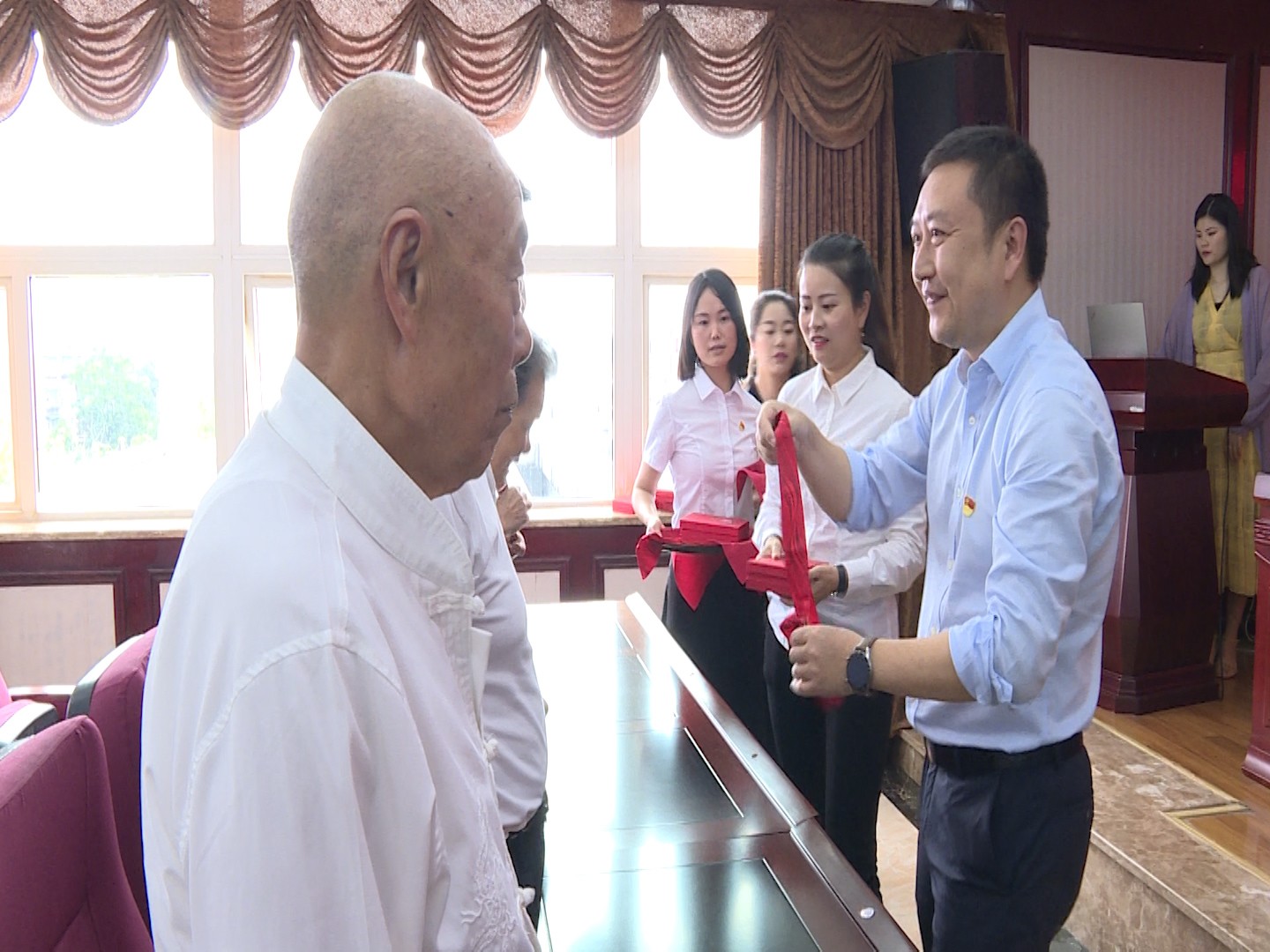 281921_1624682242918281.jpg 281921_1624682242918281.jpg