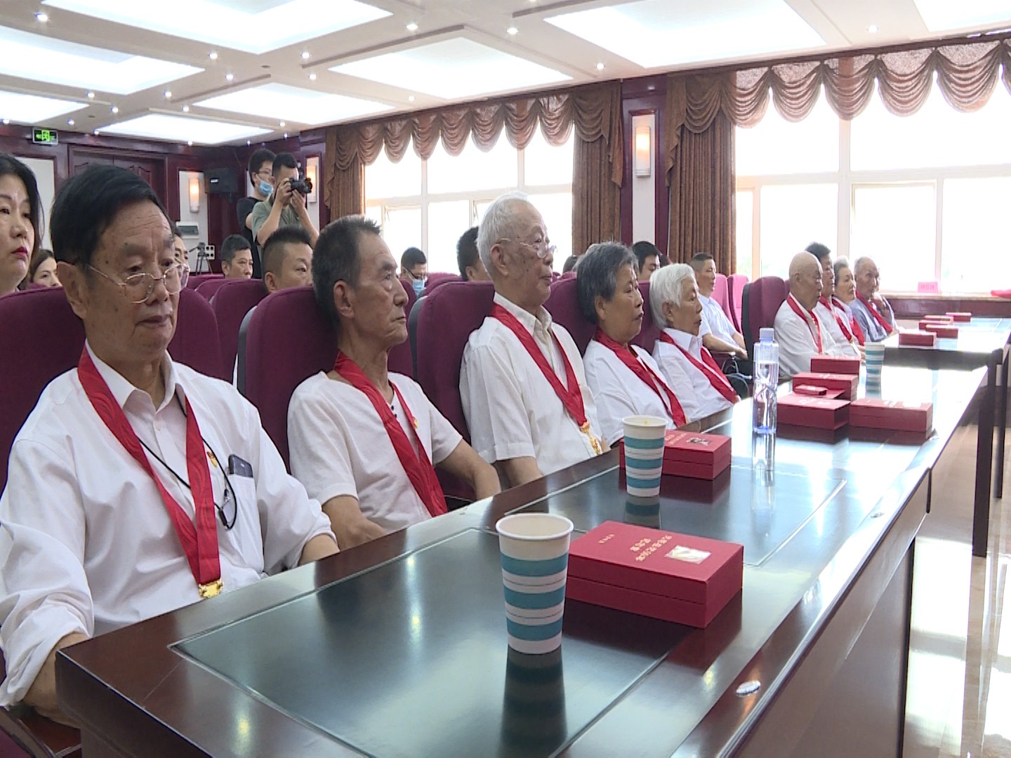 281921_1624682288895458.jpg 281921_1624682288895458.jpg