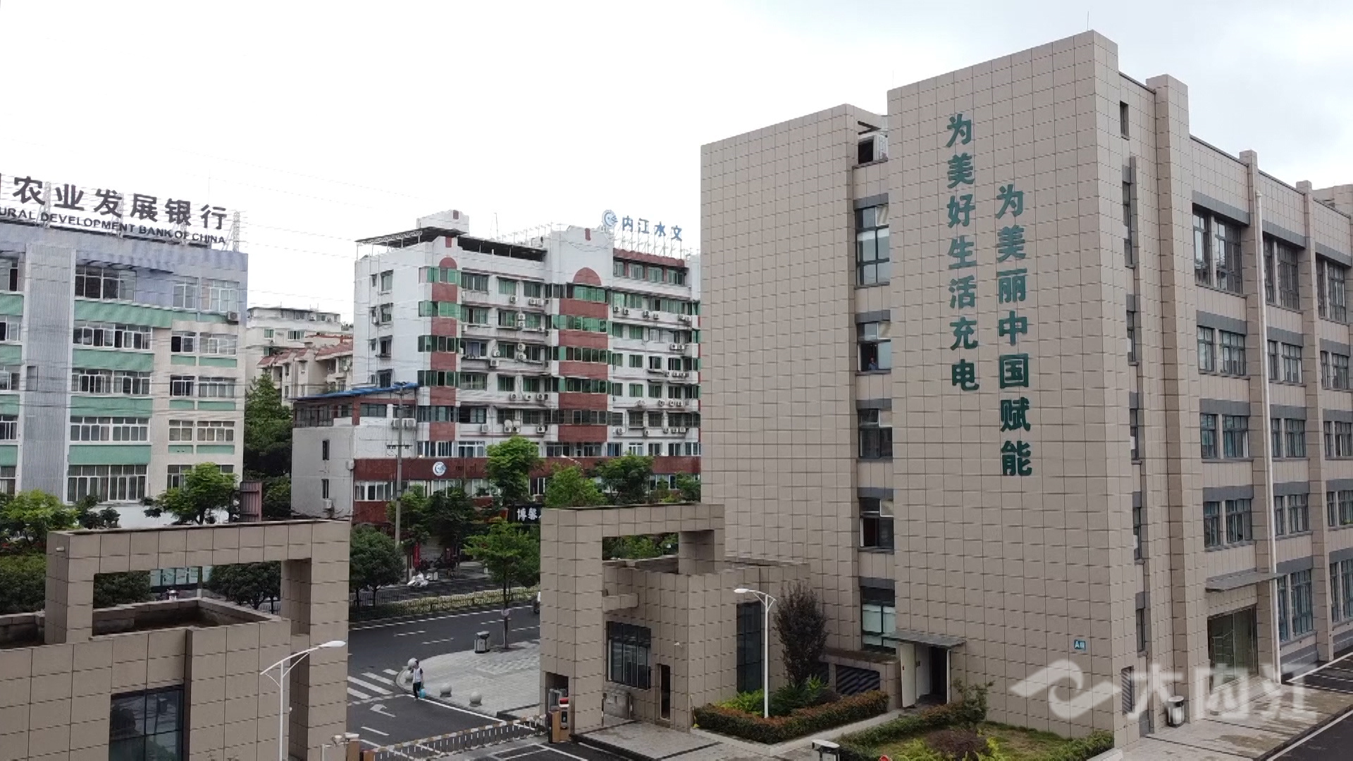 286258_1627287985959969.jpg 59ec44df8c183885166a65b6a6f52b2.jpg