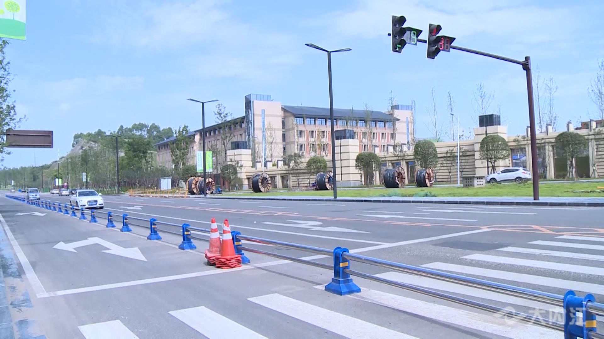 286258_1629517850749892.jpg 1.jpg