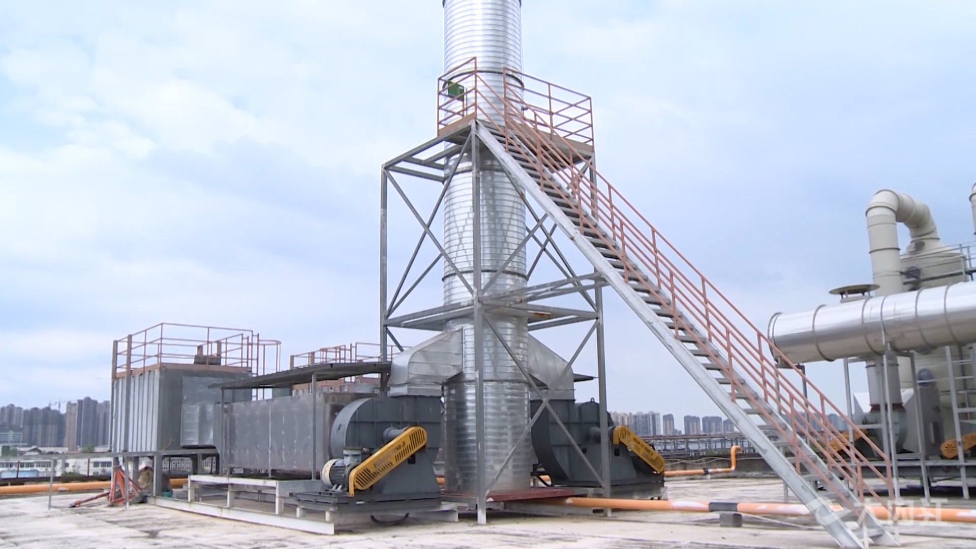 286258_1629517880357034.jpg 2.jpg