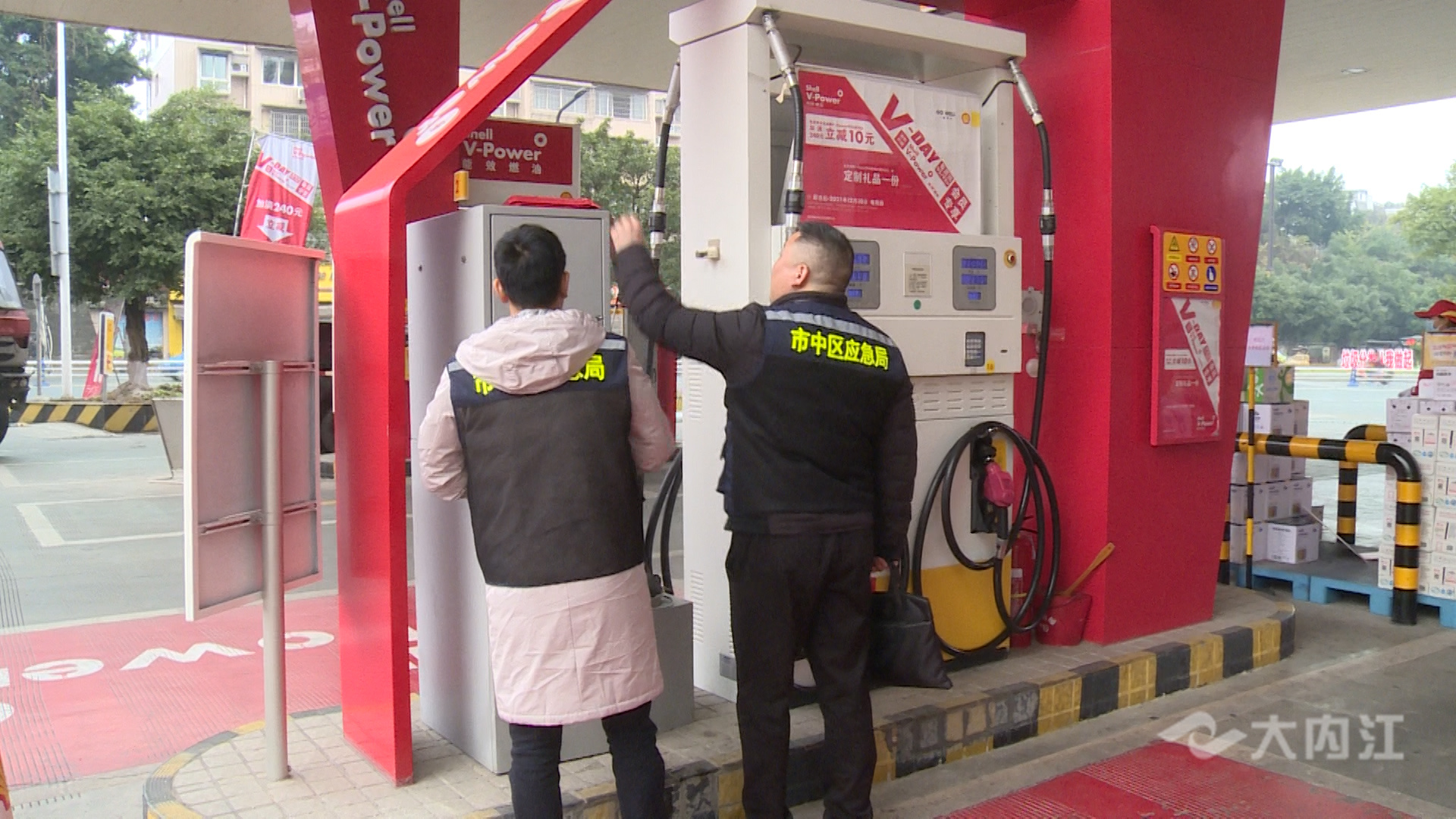 286258_1640327151184458.jpg D.00_00_10_18.Still081.jpg