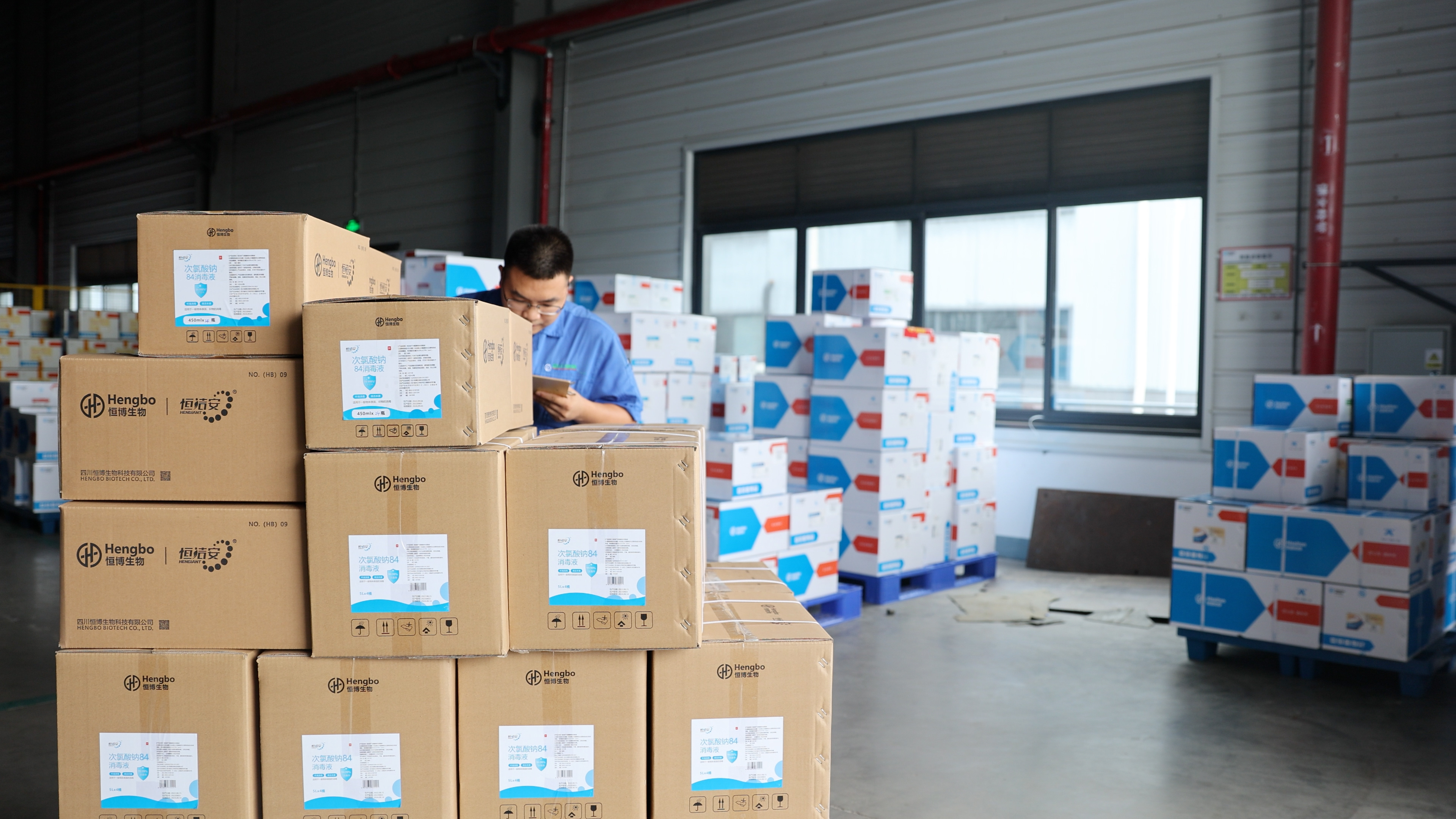 323896_1662534349560945.jpg 6R0A4059.MP4.17_39_36_04.Still001.jpg