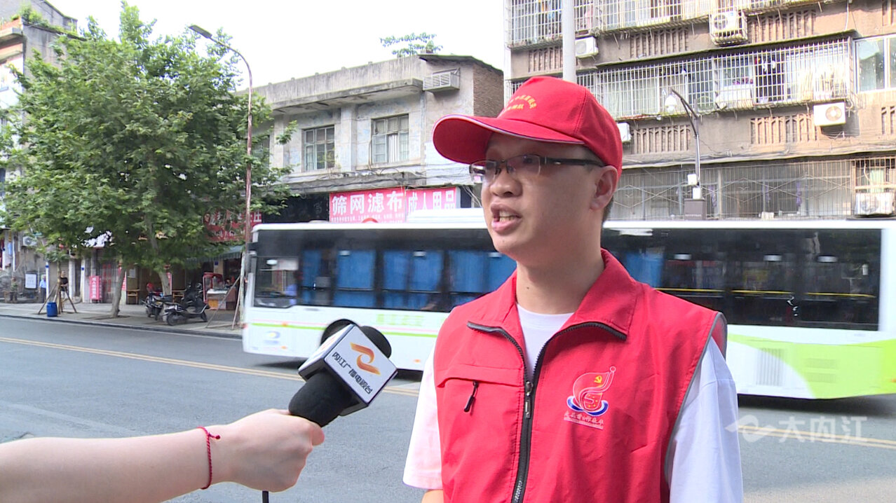 市中区文明劝导员创文风景线