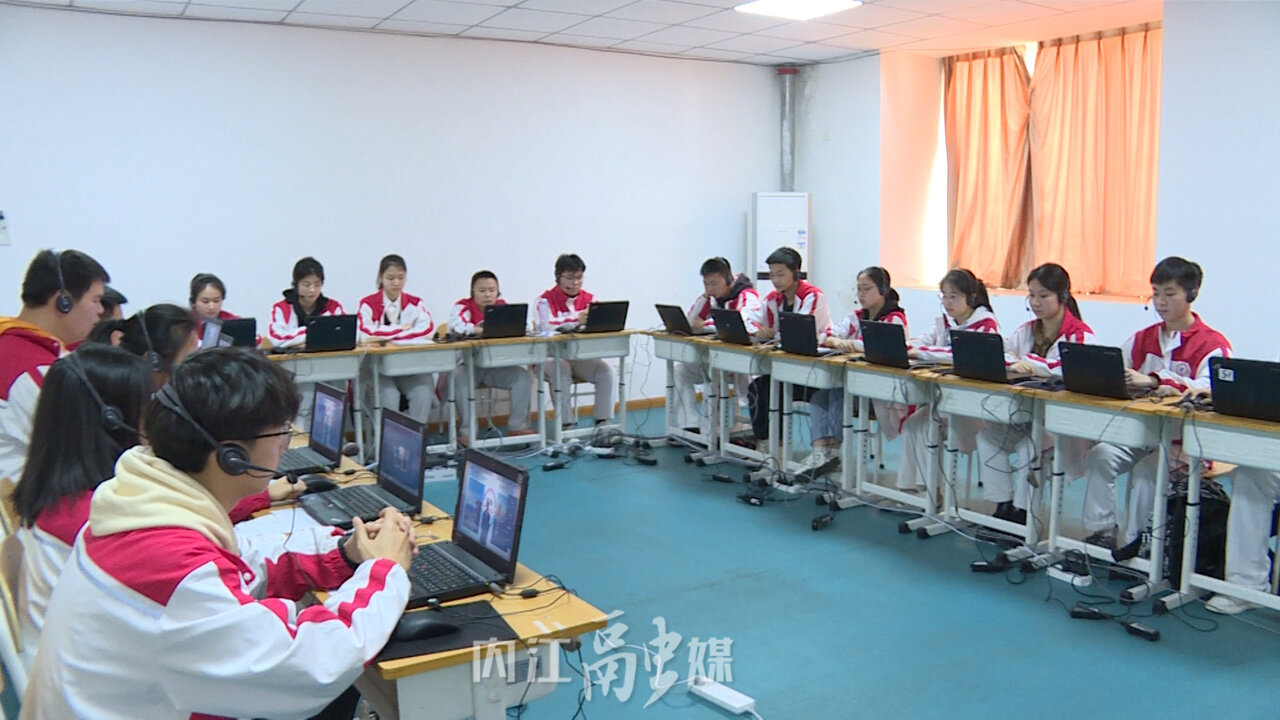 增进友好往来加强交流合作中国四川省内江二中日本山梨县立吉田高中